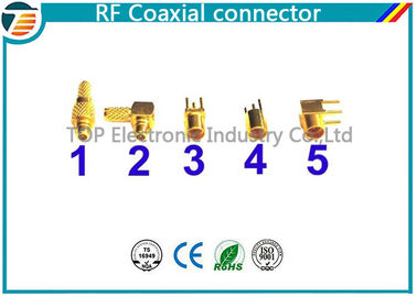MMCX ohmios de ángulo recto del conector masculino de la encrespadura 50 para el cable coaxial RG316