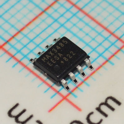 MAX3485EESA 3.3V RS-485/RS-422 Transceptor 10Mbps 1/8 Unidad de carga (256 nudos) ±15kV ESD SOIC-8 -40°C a +85°C