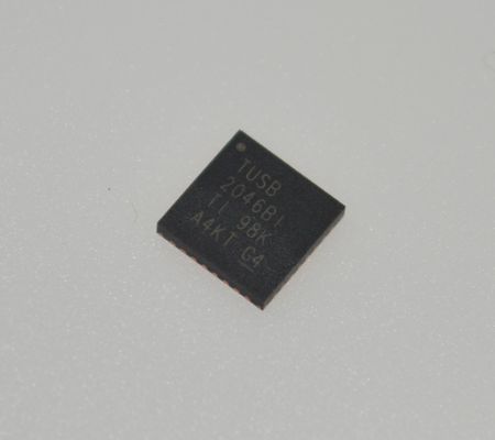 TUSB2046BIRHBR Controlador de hub USB 2.0 de 4 puertos con 12Mbps / 1.5Mbps Soporte de transceptores integrados 3.3V Operación Modo de ahorro de energía EMI bajo y rango de temperatura industrial (-40 ° C a 85 ° C)