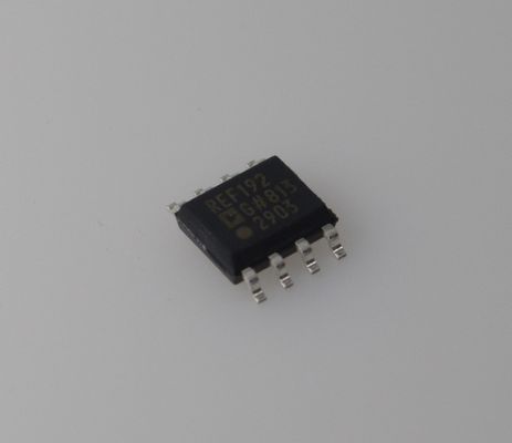 Referencia de voltaje de 2.5V de ultra bajo ruido REF192GSZ con precisión inicial de ±0.1%, deriva de 3ppm/°C, corriente de reposo de 60µA, salida de 10mA, rango de -40°C a +125°C y encapsulado SOT-23