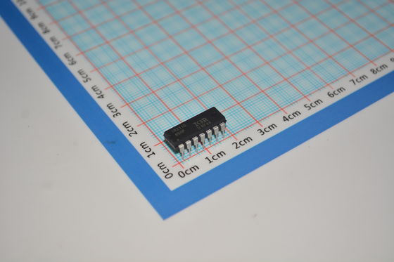 IR2110PBF controlador lateral alto/bajo con potencia nominal de 600V 2.5A Pico de salida 10V-20V Suministro de 120ns Conmutación de protección UVLO y paquete PDIP compacto
