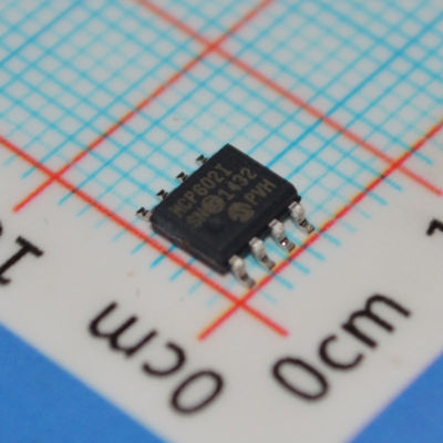 MCP602-I/SN Amplificador operacional dual de 2,7 V-6 V con ancho de banda de 10 MHz, bajo consumo de 1,8 mA, entrada/salida rail-to-rail, funcionamiento a 3 V/5 V y encapsulado SOIC de 8 pines