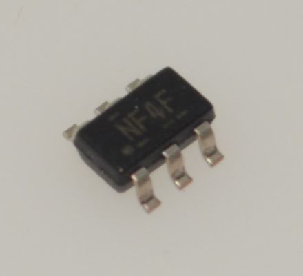 Interruptor de carga TPS22929DDBVR, 1.5A nominal, Ultra bajo 0.8Ω RON, Entrada amplia de 1.1-5.5V, Descarga rápida de salida (QOD), Baja IQ de 1μA, Paquete SOT-23-5 pequeño, Pin de habilitación, Protección contra cortocircuitos