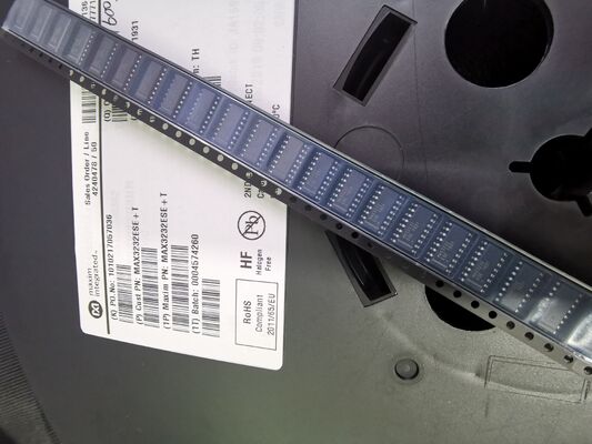 MAX3232ESE+T Transceptor RS-232 de 3.0V a 5.5V 2 controladores/2 receptores Protección ESD de ±15kV Baja potencia Velocidad de datos de 250 kbps Para sistemas alimentados por batería e industriales