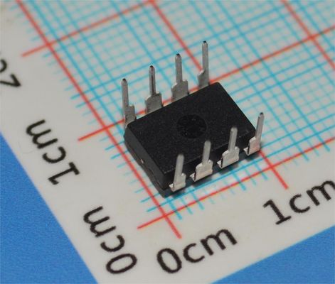 AD820AN 5MHz Precisión Op Amp, suministro de ±18V, desplazamiento de 3mV, corriente de sesgo de 1μA, DIP-8, -40°C a +85°C