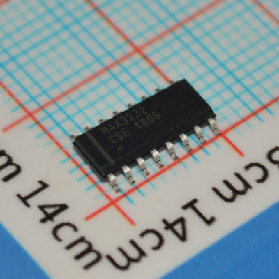 MAX3232CSE Transceptor RS-232 de 3V-5.5V 250kbps 2Tx/2Rx ±15kV Protección ESD 0.1μA Apagado SOIC-16 -40°C a +85°C