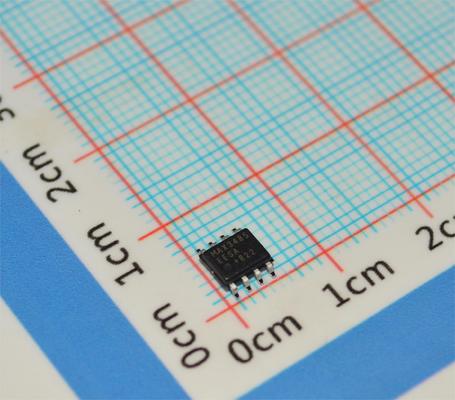 MAX3485EESA 3.3V RS-485/RS-422 Transceptor 10Mbps 1/8 Unidad de carga (256 nudos) ±15kV ESD SOIC-8 -40°C a +85°C