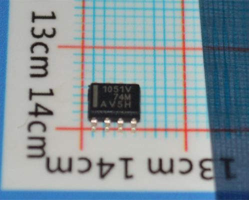 Transceptor CAN FD TCAN1051VDQ1 de 5 V, velocidad de datos flexible de 5 Mbps, protección contra fallas de ±58 V, E/S lógicas de 1,8 V a 5 V, SOIC-8, -40 °C a +125 °C, AEC-Q100 Grado 1