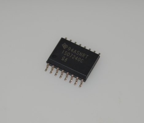 Aislador digital de 4 canales ISO7240CDWR con velocidad de 100 Mbps, alto CMTI (50 kV/µs), amplio rango de alimentación (3 V-5,5 V), bajo consumo, protección ESD robusta y encapsulado SOIC-16