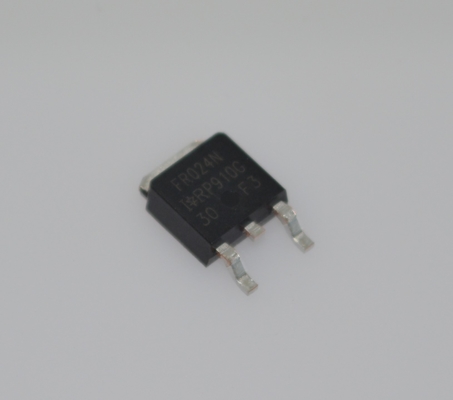 IRFR024NTRPBF MOSFET de canal N de 55V 24A con RDS(on) ultra bajo de 0.028Ω, velocidad de conmutación rápida, probado al 100% en avalancha, paquete DPAK compacto, sin plomo y conforme con RoHS