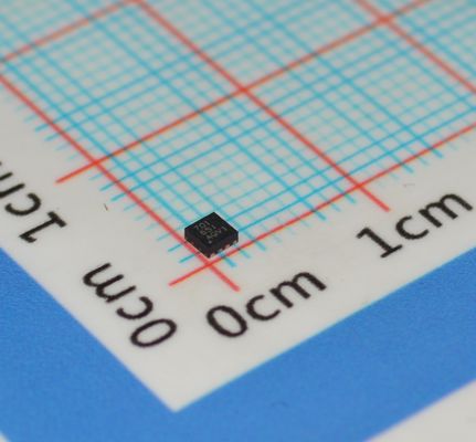 BQ294701DSGR - Protector de celdas de iones de litio con detección de sobre/bajo voltaje, 2 iones, corriente de 1µA, rango de 3.6V-10V, respuesta de 1ms, apagado térmico y paquete DSBGA