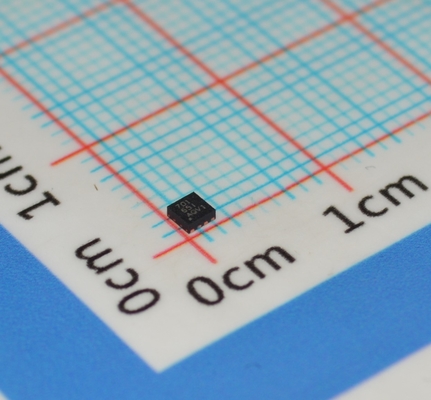 BQ294701DSGR - Protector de celdas de iones de litio con detección de sobre/bajo voltaje, 2 iones, corriente de 1µA, rango de 3.6V-10V, respuesta de 1ms, apagado térmico y paquete DSBGA