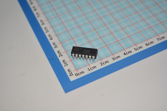 IR2110PBF controlador lateral alto/bajo con potencia nominal de 600V 2.5A Pico de salida 10V-20V Suministro de 120ns Conmutación de protección UVLO y paquete PDIP compacto