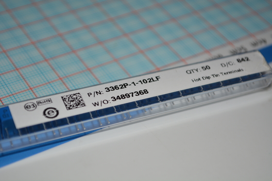 3362P-1-102LF Trimpot 1kΩ Potenciómetro de Precisión de 10 Vueltas ±10% Tolerancia Montaje de Orificio Pasante Elemento de Cermet Ajustabilidad Confiable Ideal para Calibración y Ajuste de Circuitos