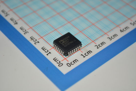 Acondicionador de señal LVDT AD698APZ ±12V a ±15V Operación Ancho de banda de 20 kHz 0.25% Linealidad Suministro único/doble Rango de temperatura industrial para detección de posición y control de movimiento
