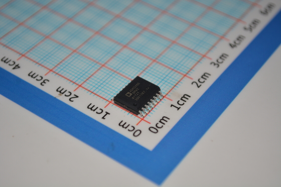 ADM2486BRWZ Transceptor RS-485 aislado 500kbps 2.5kV Aislamiento ±15kV ESD 3V/5V Lógica Alta temperatura industrial CMR para control de PLC / motor