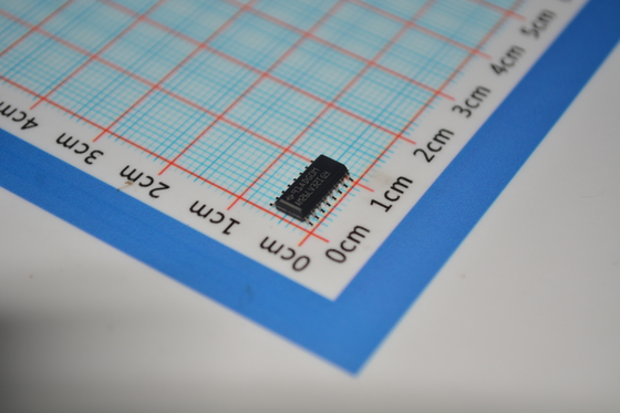AM26LV32IDR Quad Differential Receiver 3V a 3.6V Funcionamiento 32Mbps ±15kV ESD A prueba de fallos 8kV HBM Industrial Temp TTL/CMOS para redes RS-422/485