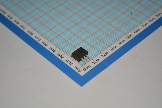 LM1085ISX-3.3 3.3V Salida Fija 3A Baja Caída de Tensión (1.5V) Protección Térmica y de Corriente Paquete TO-263 4.75V-15V Entrada Respuesta Rápida Temperatura Industrial (-40°C a +125°C)