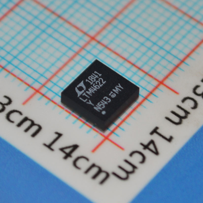 LTM4622IY 4A 20V Regulador sincrónico de μMódulo de descenso de paso con 95% de eficiencia 3.1-20V Entrada ± 1,5% de salida Precisión de 2.5MHz Conmutación y paquete BGA de 6,25 mm × 6,25 mm