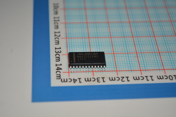 MAX7221EWG+T Controlador de pantalla LED de 8 dígitos con interfaz SPI, velocidad de datos serie de 10 MHz, funcionamiento de 2,7 V-5,5 V, control LED individual y paquete SOIC ancho de 24 pines