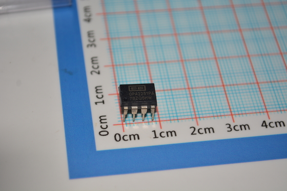 OPA2251PA Amplificador de doble operación de precisión con ancho de banda de 10 MHz Bajo 0.5μV/°C Drift 1.1μVpp Ruido Salida de tren a tren ±2.25V a ±18V Alimentación y paquete DIP de 8 pines