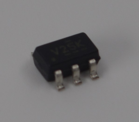 SN74CBTLV1G125DBVR Interruptor de bus de 1 canal de bajo voltaje <5Ω Resistencia en estado activo Operación de 3.3V/2.5V Traducción de nivel de 0-5V Potencia ultra baja Velocidad de 10ns Paquete SOT-23-5 Permite la inserción en caliente