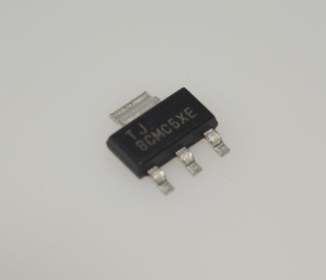 TLV1117LV33DCYR 800mA LDO 3.3V Salida fija 1% Precisión Voltagem de baja caída sobre corriente y protección térmica -40°C a 125°C Estable con condensadores cerámicos SOT-223 paquete