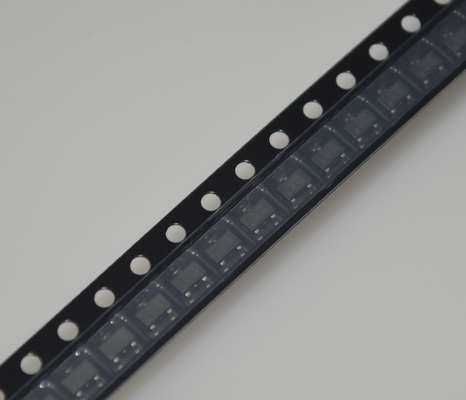 LMH1981MTX/NOPB Generador de sincronización de video Operación de 3.3V ±20ps Jitter Genlock y Free Run Detección automática HD/SD DAC de 10 bits Temperatura industrial -40°C a 85°C Paquete 14-TSSOP