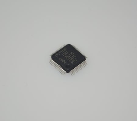 LPC1114FBD48/302 ARM Cortex-M0 MCU de 32 bits 50MHz CPU 32KB Flash 8KB SRAM de 12 bits ADC 42 GPIOs UART/SPI/I2C Baja potencia < 1μA sueño profundo