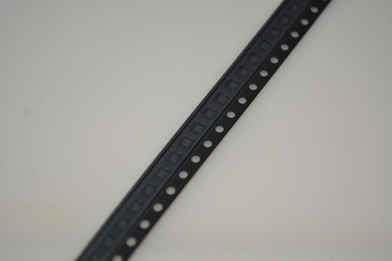 BQ29700DSER 2-4S Protector de iones de litio Ultra-baja potencia Monitoreo de voltaje de alta precisión Protección de sobrevoltaje Protección de bajo voltaje Protección de carga Detección de defensa de cortocircuito Compacto paquete DSBGA