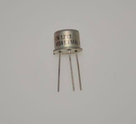 2N1711 NPN Transistor 50V/600mA 100MHz Frecuencia Baja Saturación Voltagem Alta Beta TO-39 Envase Metálico Rango de temperatura industrial Confiable Conmutación de propósito general Amplificación