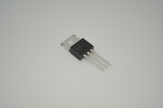 IRFB4227PBF MOSFET de 200V/195A con Ultra-Baja Rds(on) de 4.5mΩ, Paquete TO-220, Accionamiento a Nivel Lógico, Clasificado para Avalancha, Conmutación Rápida, Alta Eficiencia, Diseño Robusto para Control de Motores y Sistemas de Alimentación