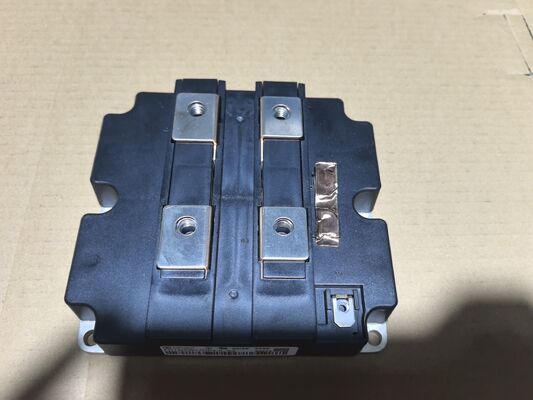 FD1200R17HP4-K_B2 Módulo IGBT de 1700V/1200A con tecnología de ajuste a presión Baja VCE(sat) Conmutación de alta velocidad Baja pérdida Placa base aislada Sensor NTC Grado industrial para tracción y accionamientos pesados