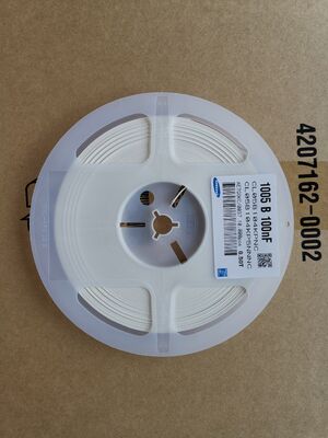 Miniatura 0402 X5R MLCC 0.1μF Alta capacidad 16V Estabilidad de alta frecuencia baja ESR Cumpliente con RoHS Confiabilidad superior para desacoplamiento y filtración avanzados en electrónica compacta