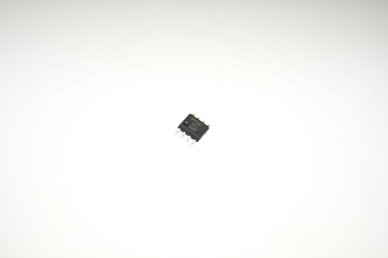 MAX660MX 5V 60mA Inversor/Duplicador de Voltaje DC-DC de Bomba de Carga, Paquete SOIC-8, 99% de Eficiencia de Conversión de Voltaje, No Requiere Inductores para Suministros de Polarización de Amplificadores Operacionales y LCD