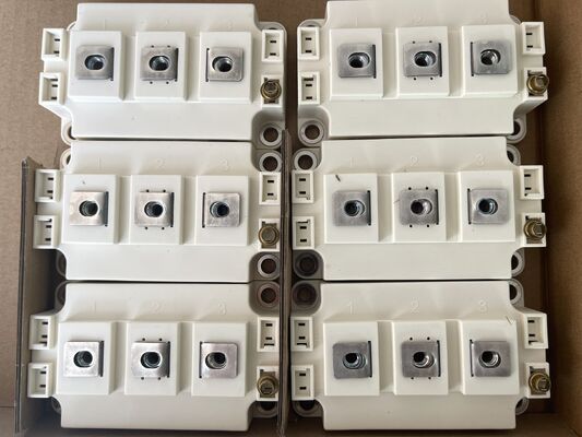 SKM400GAR12E4 1200V 400A Modulo IGBT Bajo Vce (sat) Alto cortocircuito Robustez Baja pérdida de conmutación Alto aislamiento grado industrial para inversores solares y UPS de alta potencia