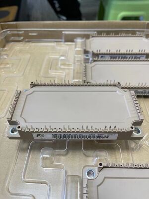 7MBR100VN120-50 Módulo PIM de 1200V 100A con rectificador e inversor integrados, baja pérdida, alto aislamiento, NTC incorporado, paquete compacto para accionamientos de motores industriales y SAI