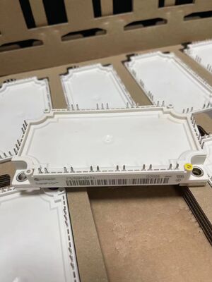 FS150R12KT4 1200V 150A Seis módulos IGBT Bajo VCE (sat) Alta eficiencia 10μs Cortocircuito robustez NTC integrado Compacto EconoPACK+ Diseño Bajas pérdidas de conmutación Ideal para unidades y UPS