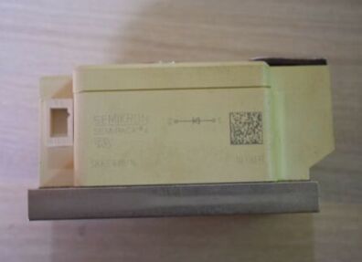 SKKE600/16 1600V 600A Módulo de diodo único Ultrabajo VF 1.5V Corriente de sobretensiones altas 22kA SEMIPACK4 Base aislada Excelente transferencia de calor Alta confiabilidad UL certificado para rectificadores y soldadura