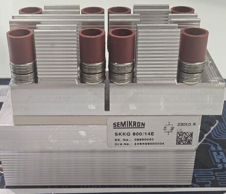 SKKQ800/14E 1400V 800A Módulo de Tiristor Único Conmutación Rápida Baja VF 1.37V 12kA Sobretensión Base Cerámica AlN Contactos a Presión Puerta Amplificadora Certificado UL para Arranque Suave e Inversores