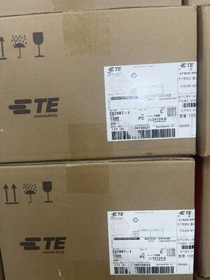 282087-1 4 Posición 2.5 mm Pitch Wire-to-Board Receptacle Crimp Housing Friction Lock Panel Mount Polarizado UL 94V-0 4.5A Calificación para la distribución de energía e industrial