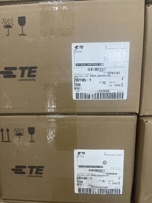 282105-1 Cabezal de conexión vertical de 3 posiciones y 5,0 mm de paso, para montaje en PCB, con bloqueo por fricción y polarización, con una corriente nominal de 9A, para fuentes de alimentación y controles industriales