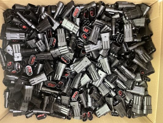 282105-1 Cabezal de conexión vertical de 3 posiciones y 5,0 mm de paso, para montaje en PCB, con bloqueo por fricción y polarización, con una corriente nominal de 9A, para fuentes de alimentación y controles industriales