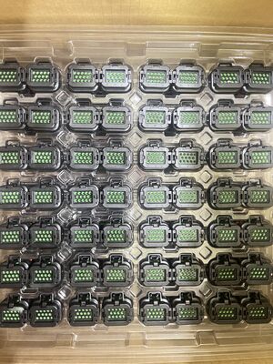 776273-1 3 Posiciones 1.5mm de Paso Conector Hembra de Cable a Placa Vertical Agujero Pasante Blindado Rampa de Bloqueo Polarizado Clasificación de 2A para Sensores Automotrices e Industriales