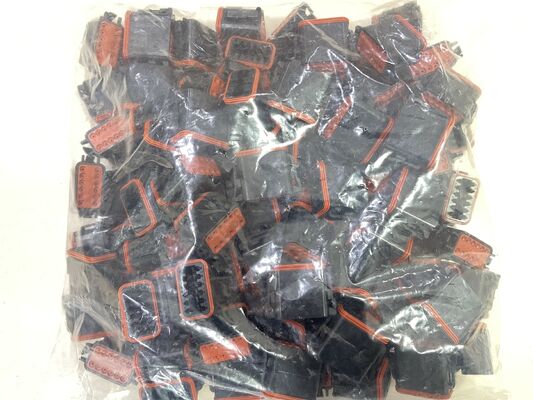 DT06-12SB 12 Posición 4.19mm Pitch Conector automotriz Receptacle Negro Casilla de encrucijado Wedgelock Cerrojo integrado IP68 sellado 13A Calificación para el cableado de ambiente hostil