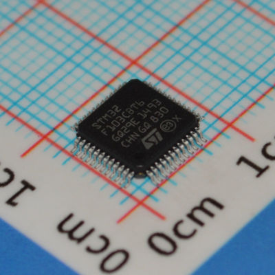 STM32F103CBT6 72MHz Cortex-M3 MCU 128KB Flash 20KB RAM 2x12 bits ADC 3xUSART USB/CAN LQFP-48 2.0-3.6V -40°C a +85°C Rendimiento de grado industrial